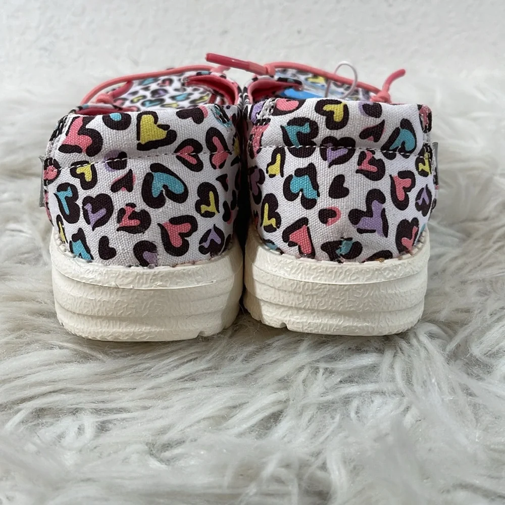 Hey Dude Colorful Hearts Girl’s Wendy Toddler Slip On – White Leopard Size 4 NEW - Picture 5 of 14